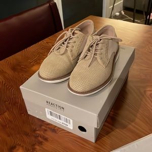 Kenneth Cole Boys Shoes Size 2